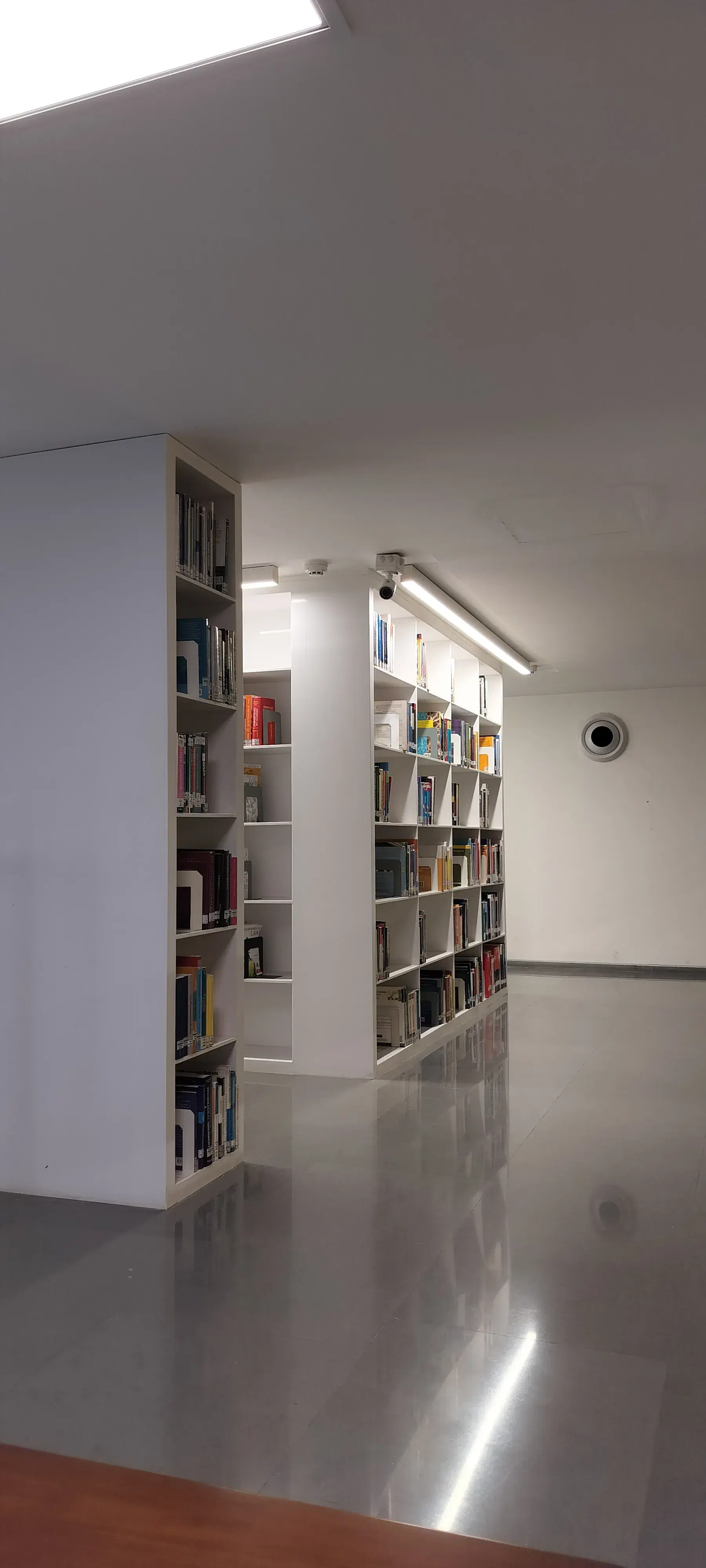 Ahmedabad University Library photo 4